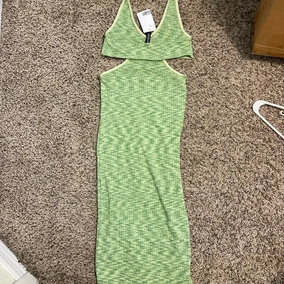 H&M Ribbed Halterneck Midi Dress in Light Green Melange. Size XS. - Picture 3 of 4